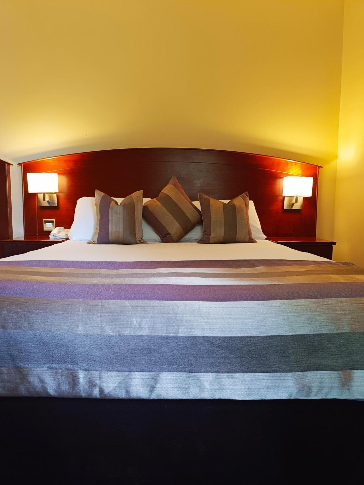 Aherlow House Hotel & Lodges Extérieur photo