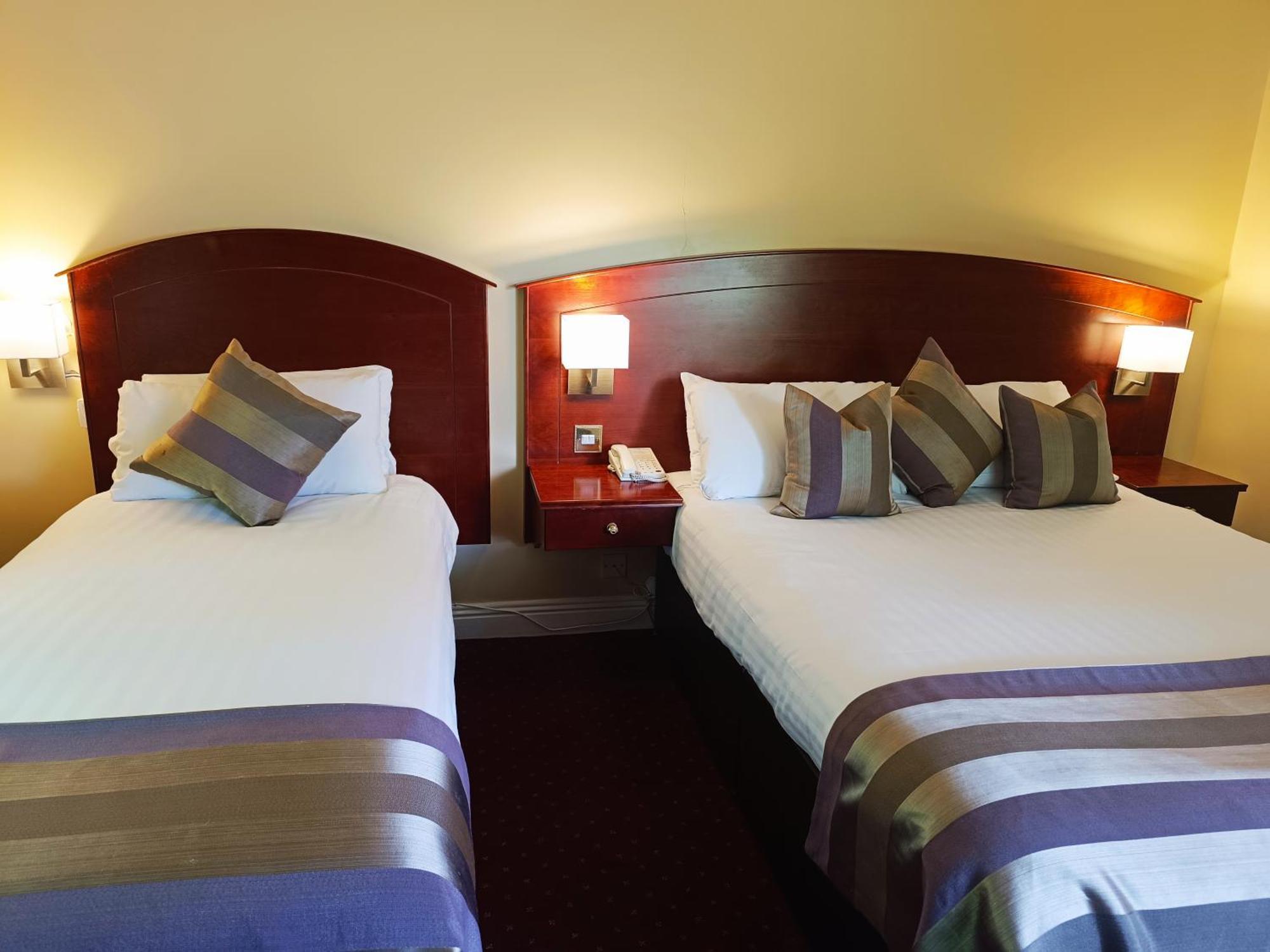 Aherlow House Hotel & Lodges Extérieur photo