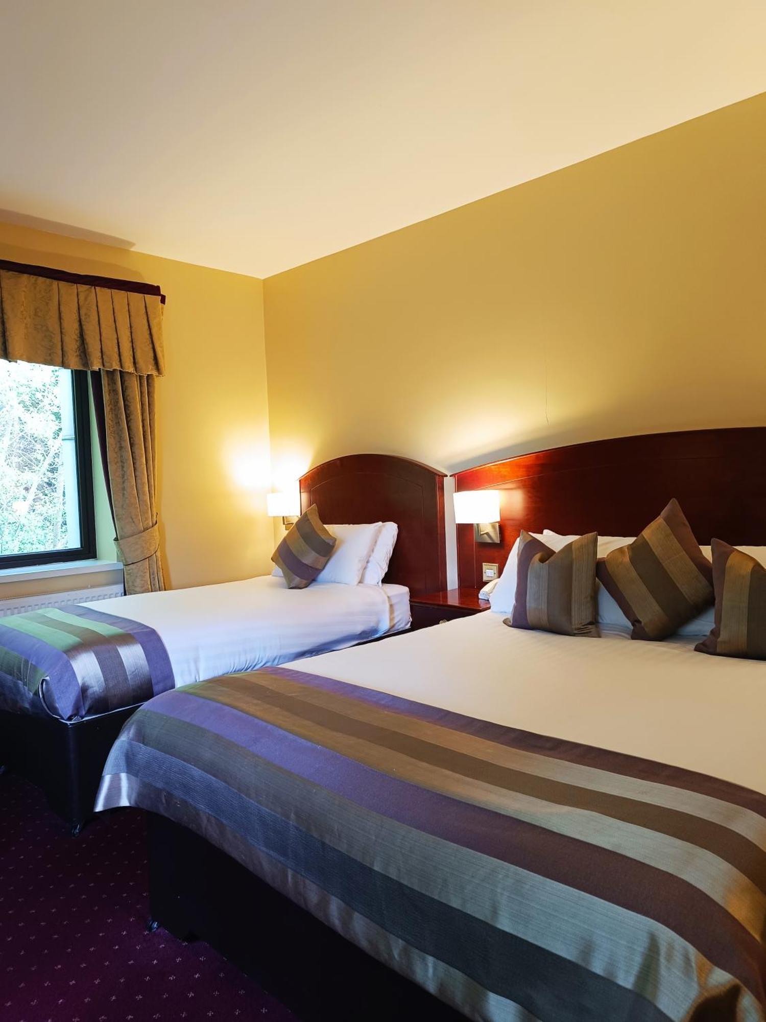 Aherlow House Hotel & Lodges Extérieur photo