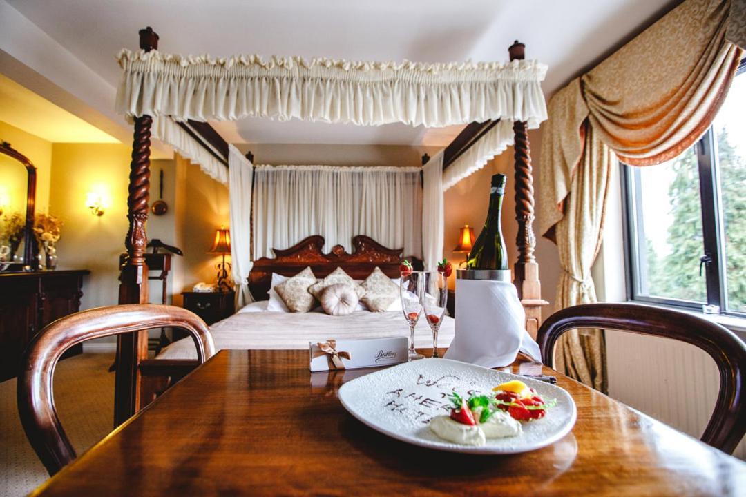 Aherlow House Hotel & Lodges Extérieur photo